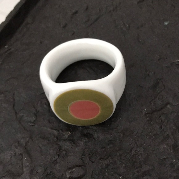 - ❤️NEW SET OF 4 CERAMIC MOD NAPKIN RINGS - Picture 3 of 8